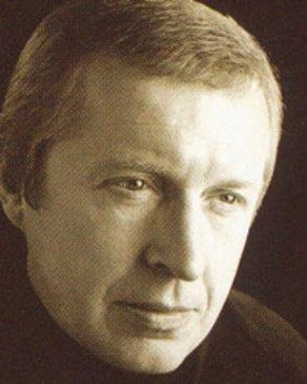 Молодой актер Александр Масалов