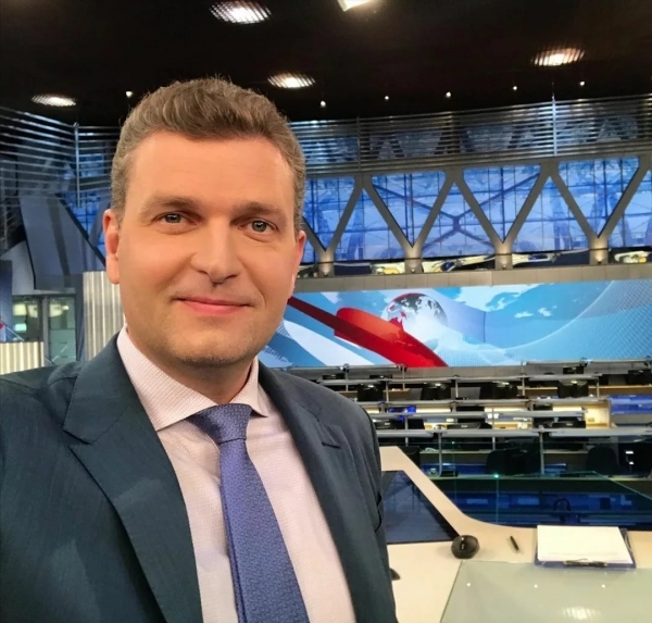 Андрей Ухарев в студии Первого канала