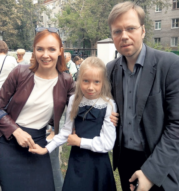 Эвелина Закамская с мужем и дочерью