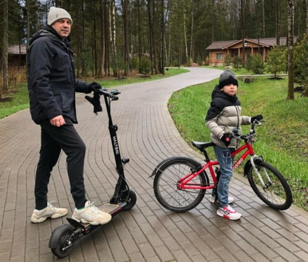 Ребенок Евгения Попова
