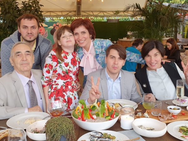 Ирада Зейналова с семьей