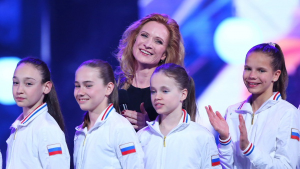 Мария Киселева с воспитанницами